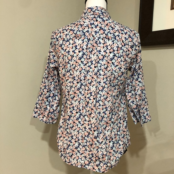 *CROFT & BARROW* Floral 3/4 Sleeve Button Down Top - Picture 3 of 6